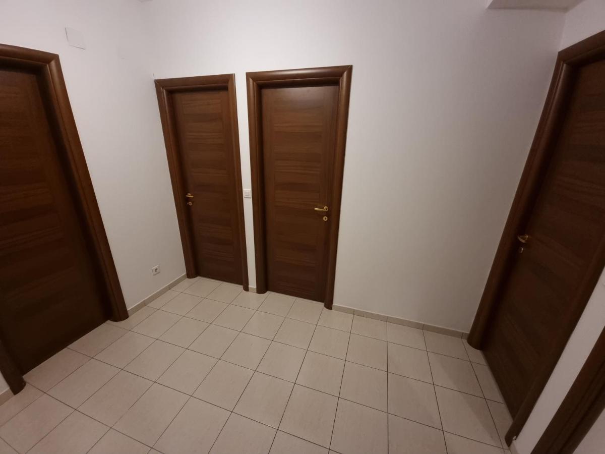 Big Apartment พอดโกริกา ภายนอก รูปภาพ