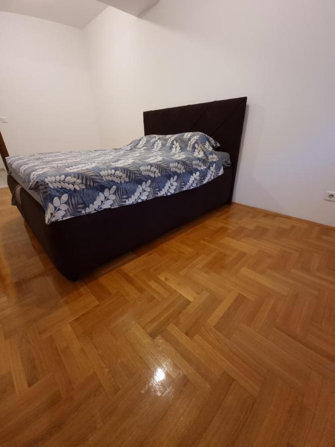 Big Apartment พอดโกริกา ภายนอก รูปภาพ