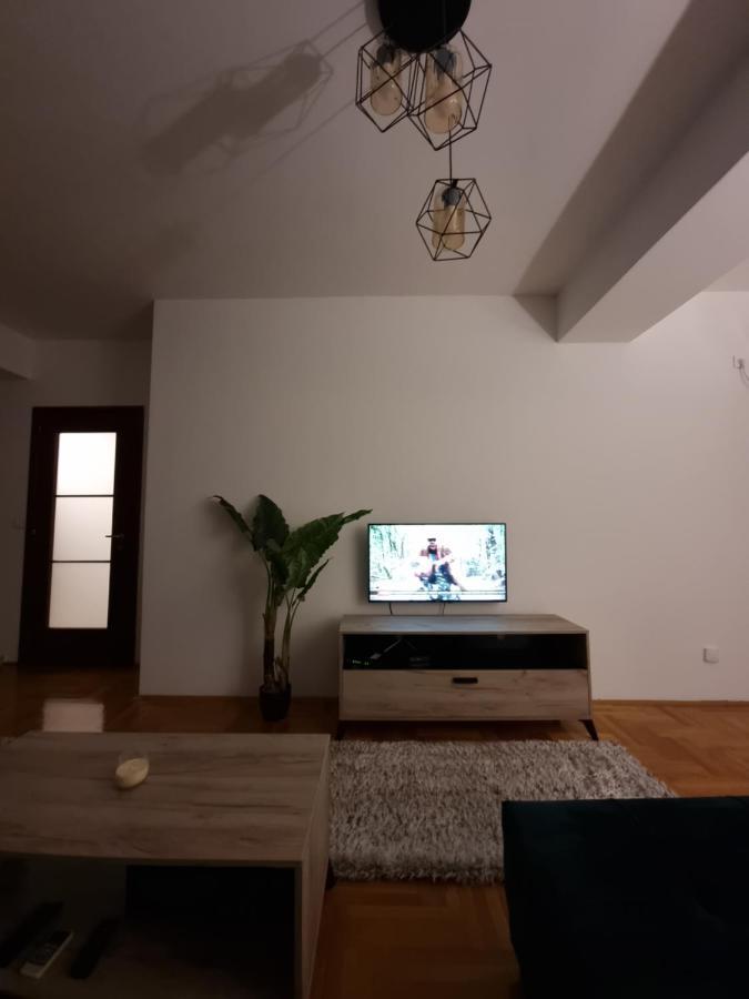 Big Apartment พอดโกริกา ภายนอก รูปภาพ